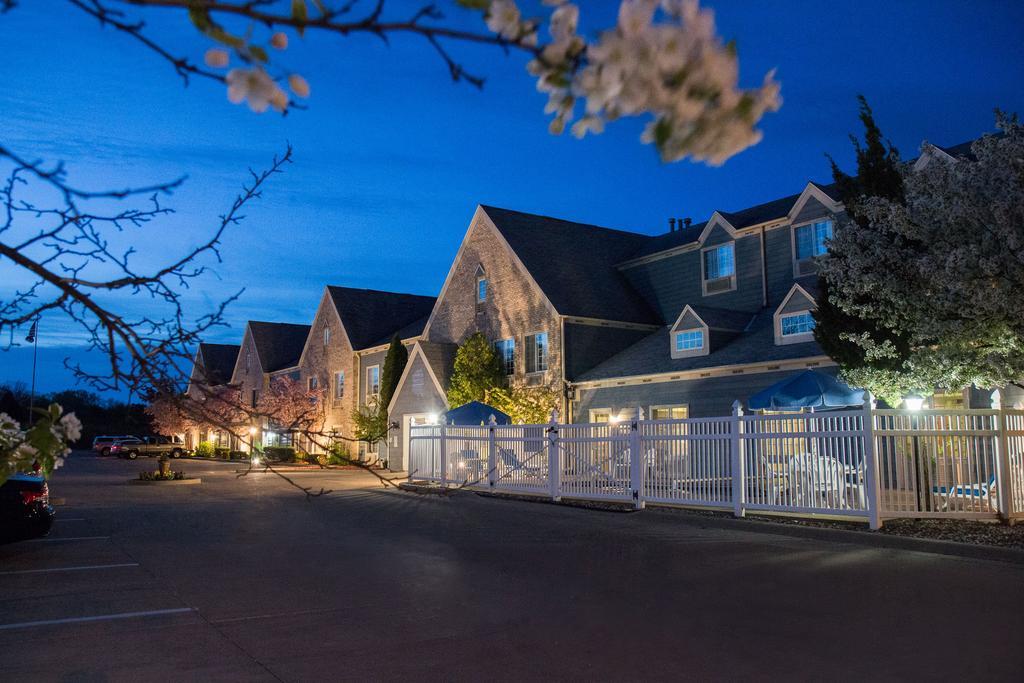 เบย์มอนต์ บาย วินด์แฮม เมควอน มิลวอคี แอเรีย Hotel Mequon ภายนอก รูปภาพ